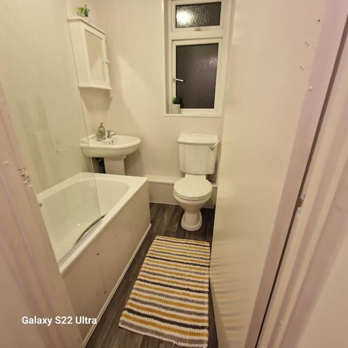 4 Bed Park View House-free Parking - Sleep 8 Holiday home
